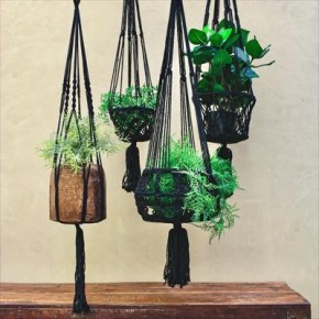 Porte plante en macramé noir